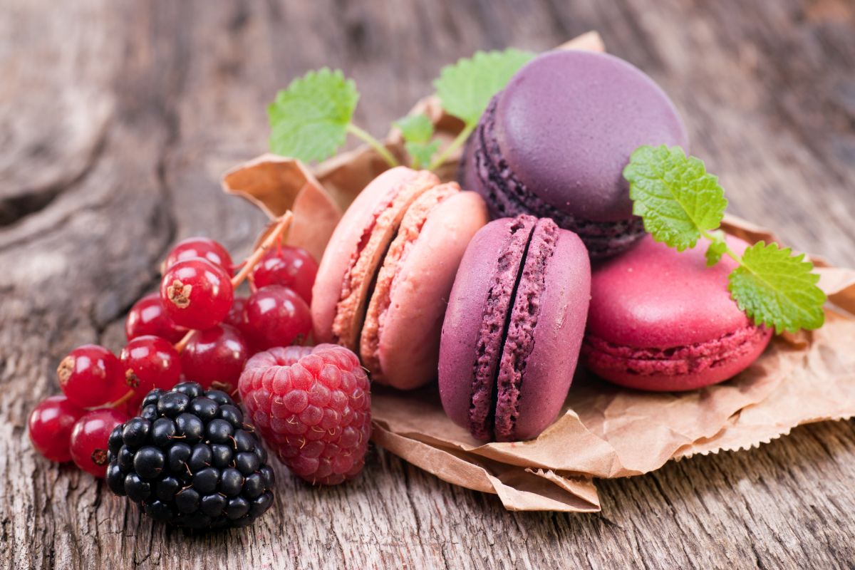 Macarons, prepara in casa i dolcetti francesi buoni e bellissimi 4 macarons, non esagerare a dieta