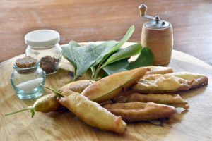 Salvia fritta: la ricetta delle foglie in pastella