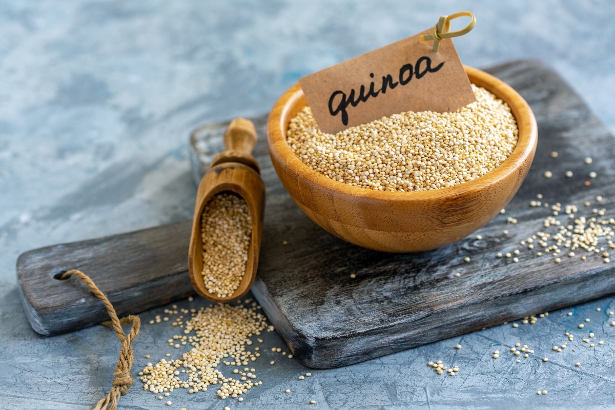 Farina di quinoa: cos'è, proprietà, ricette e come farla in casa 1 farina di quinoa