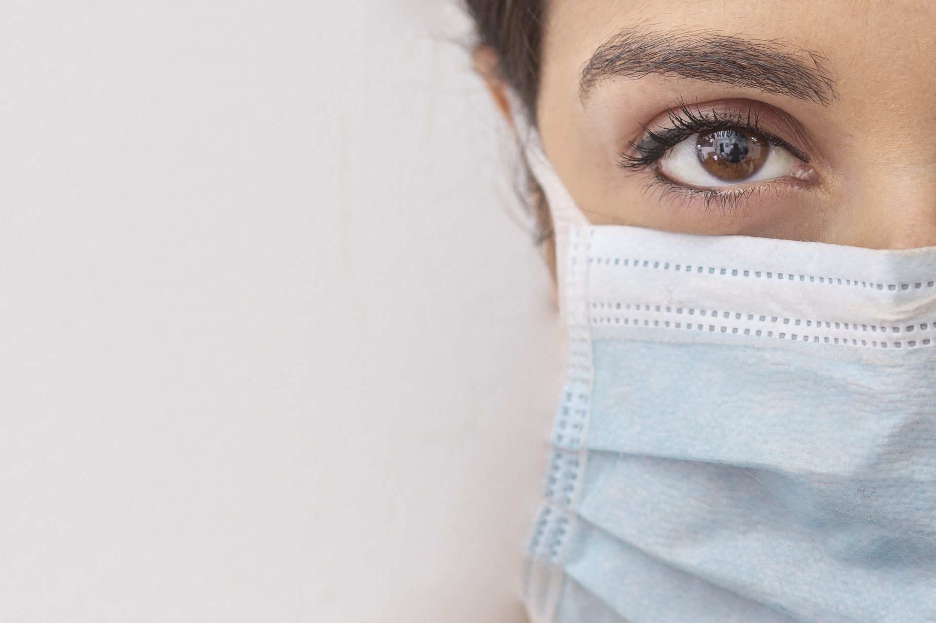 Sangue nell’occhio: cos’è, sintomi, cause, cosa fare e quando preoccuparsi 5 sangue nell'occhio e COVID