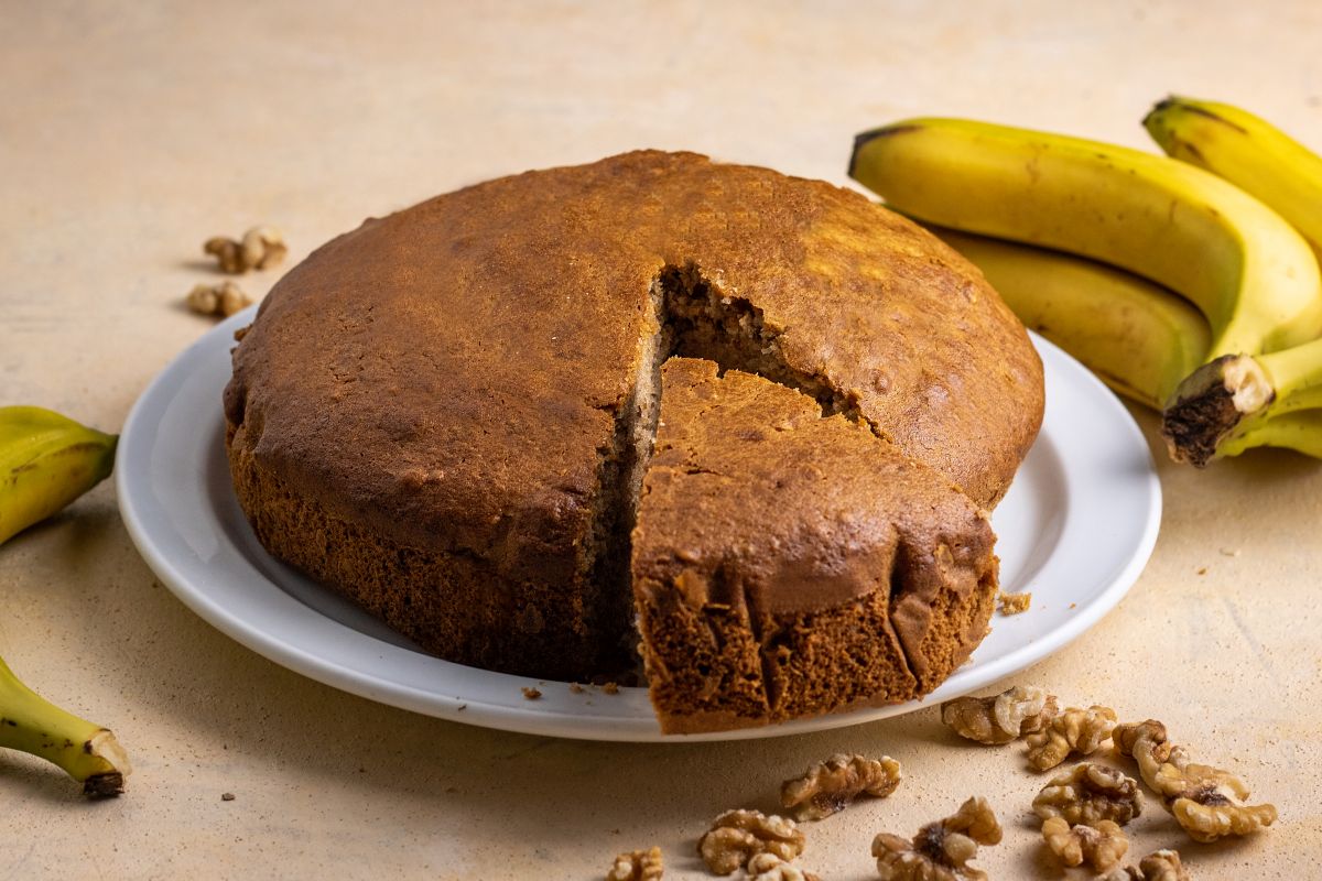 Torta alle noci, il dolce perfetto per una colazione ricca 1 Torta alle noci, ottima anche farcita