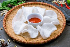 Come preparare le nuvole di drago: ricetta facile e croccante
