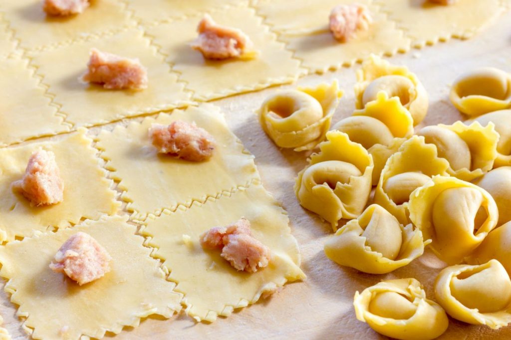 Tortellini, il capolavoro della cucina bolognese 5 tortellini preparazione