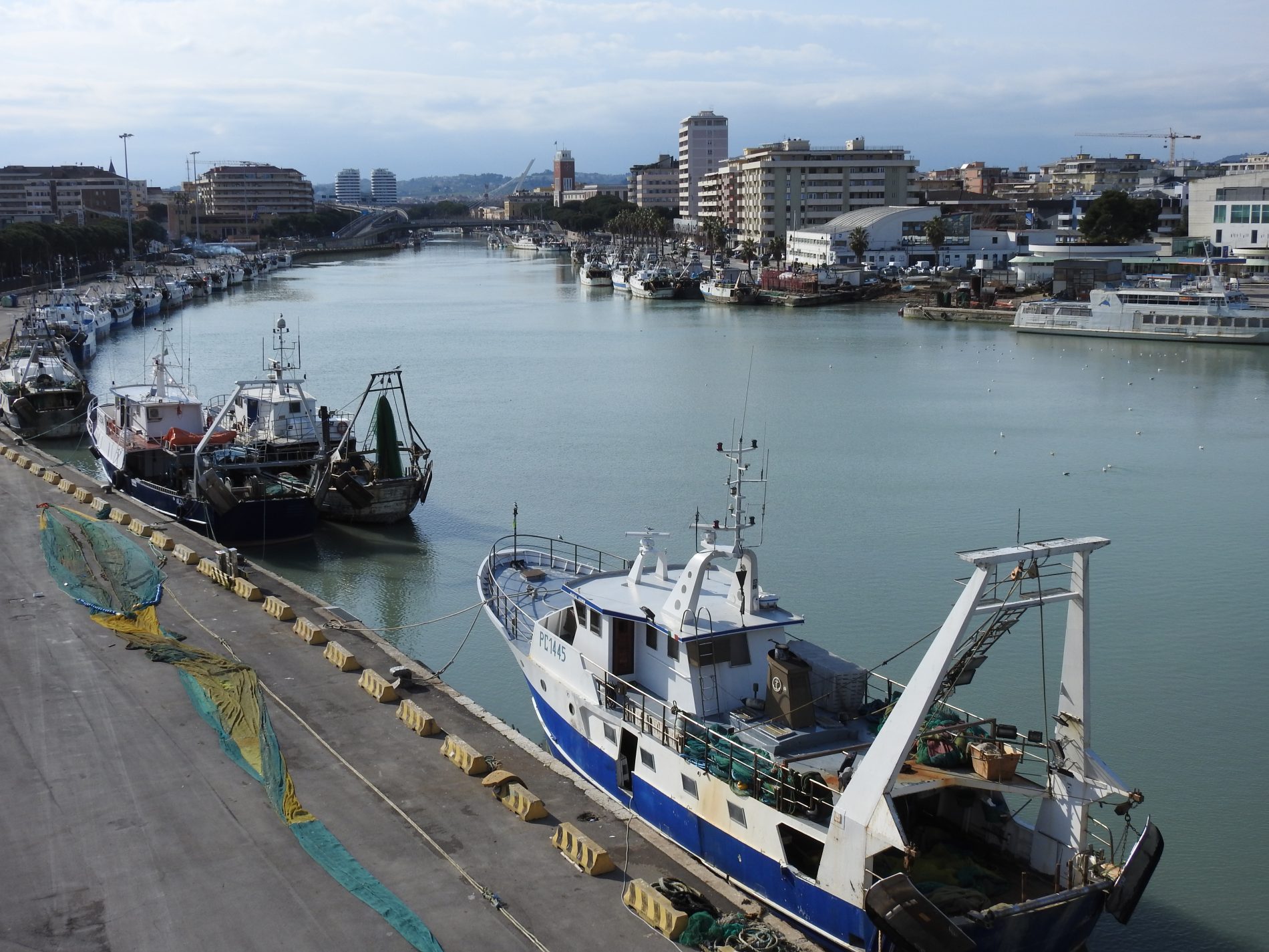 Alla scoperta di Pescara: musei, spiagge e gastronomia 1 pescara porto canale 2