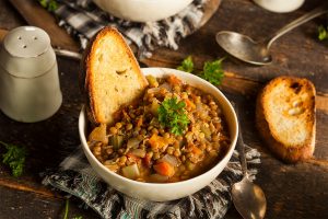 Ricette con lenticchie: idee facili e gustose dalle zuppe ai contorni al piatto unico