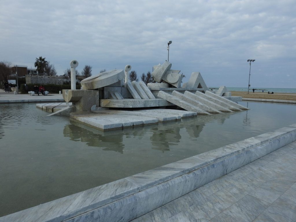 Alla scoperta della nuova Pescara, dei suoi panorami e del Lungomare 11 pescara la nave di pietro cascella 1