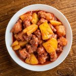 Pollo all'ananas, un classico amatissimo della cucina orientale 1 pollo all'ananas
