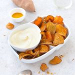 Maionese vegana fatta in casa: ricetta facile e cremosa con video 1 ricetta maionese vegana con chips di patate