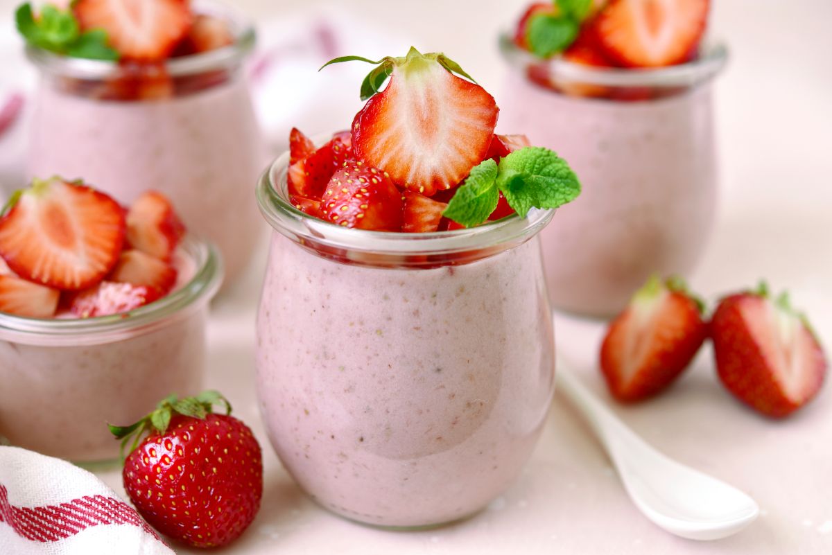 Mousse di fragole, un dessert fresco, facile e velocissimo da realizzare 2 ricetta mousse di fragole