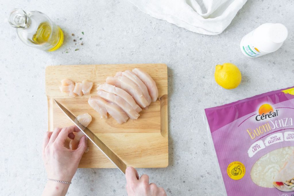 Souvlaki di pollo con chips di piadina: un secondo goloso, senza glutine e completo 3 souvlaki step 2