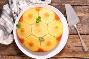 Torta all&rsquo;ananas, un dolce soffice e profumatissimo