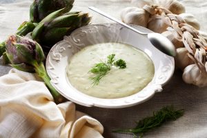 Vellutata di carciofi, un piatto detox ideale per la primavera