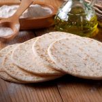 Crescia, ricetta tradizionale marchigiana della piada con le uova 2 crescia ricetta
