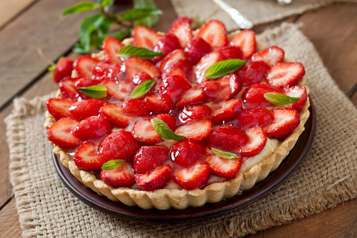 Crostata di fragole, un dolce perfetto per la tavola della bella stagione 6 Crostata di fragole ecco come inserirla a dieta