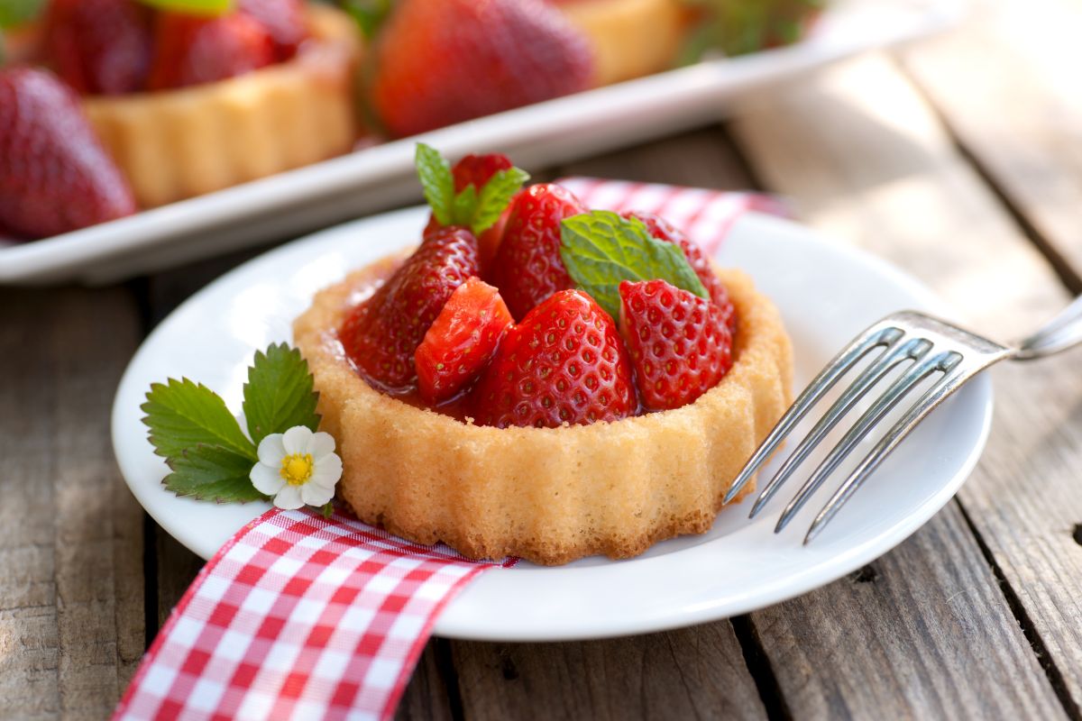 Crostata di fragole, un dolce perfetto per la tavola della bella stagione 4 crostata di fragole morbida