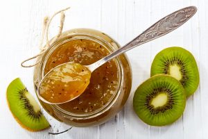 Marmellata di kiwi fatta in casa, un pieno di vitamina per la tua prima colazione