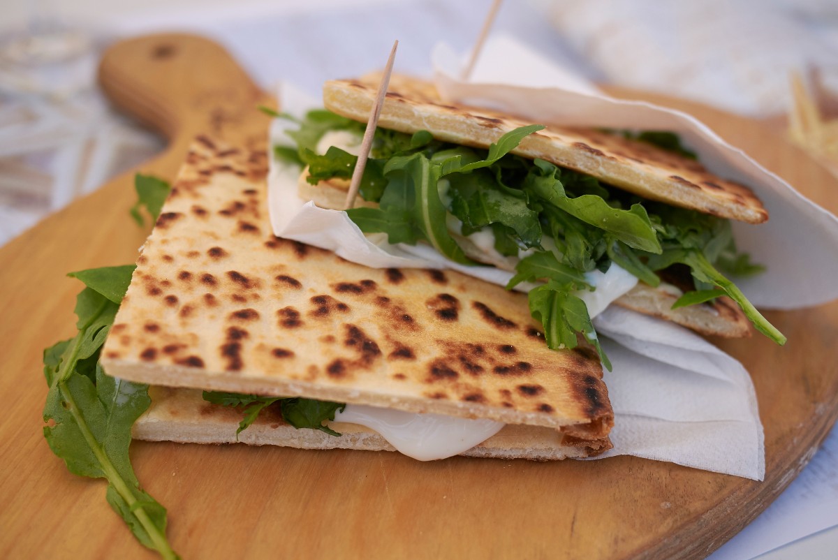 Piadina: impasto, come farcirla, calorie e ricetta originale romagnola 6 piadina farcita