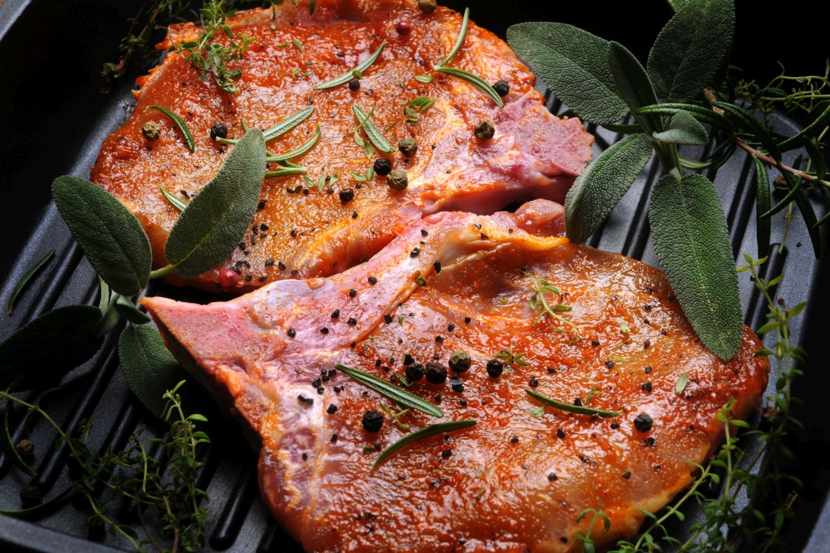 Braciole di maiale, un secondo gustoso e facilissimo da fare 1 ricetta braciole di maiale