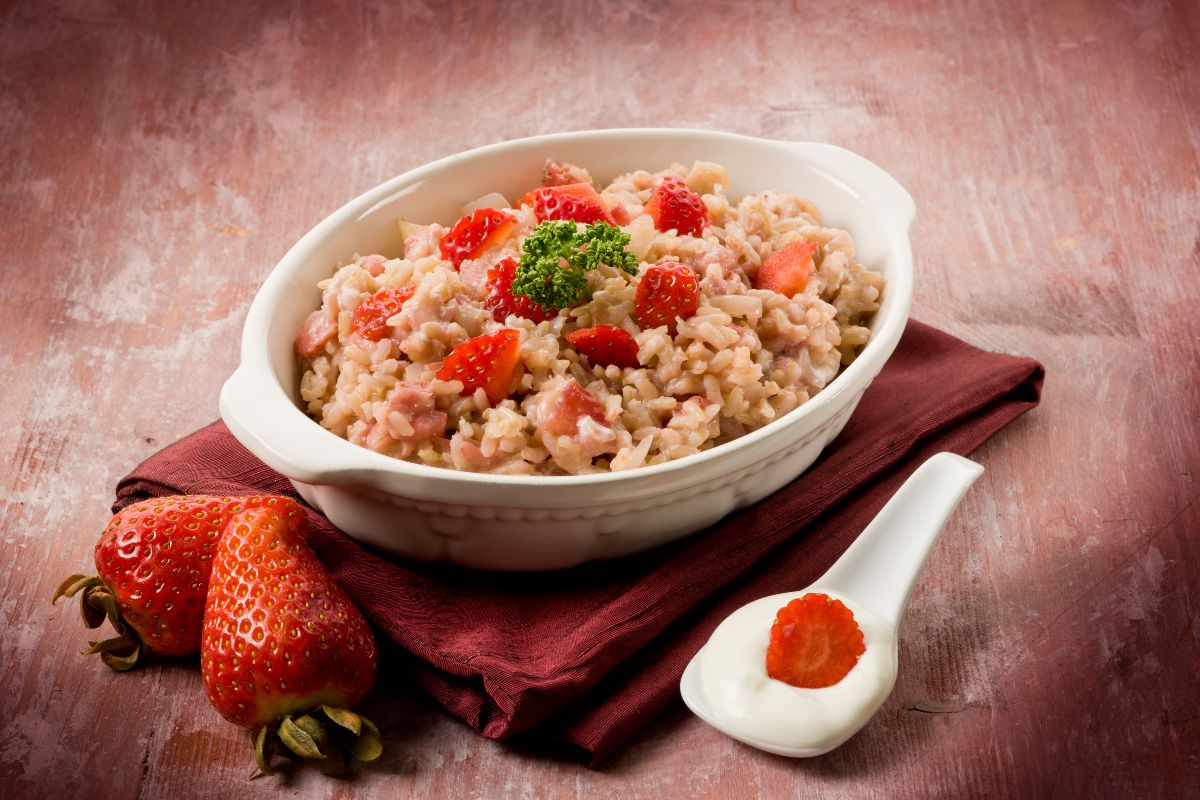 Risotto alle fragole: una ricetta inedita e intrigante 2 ricetta risotto alle fragole