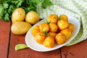 Polpette di patate: la ricetta con pochi ingredienti da provare subito!