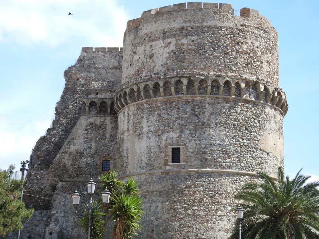 Alla scoperta di Reggio Calabria: il centro storico, il teatro-museo e il Castello 4 reggio calabria castello 3
