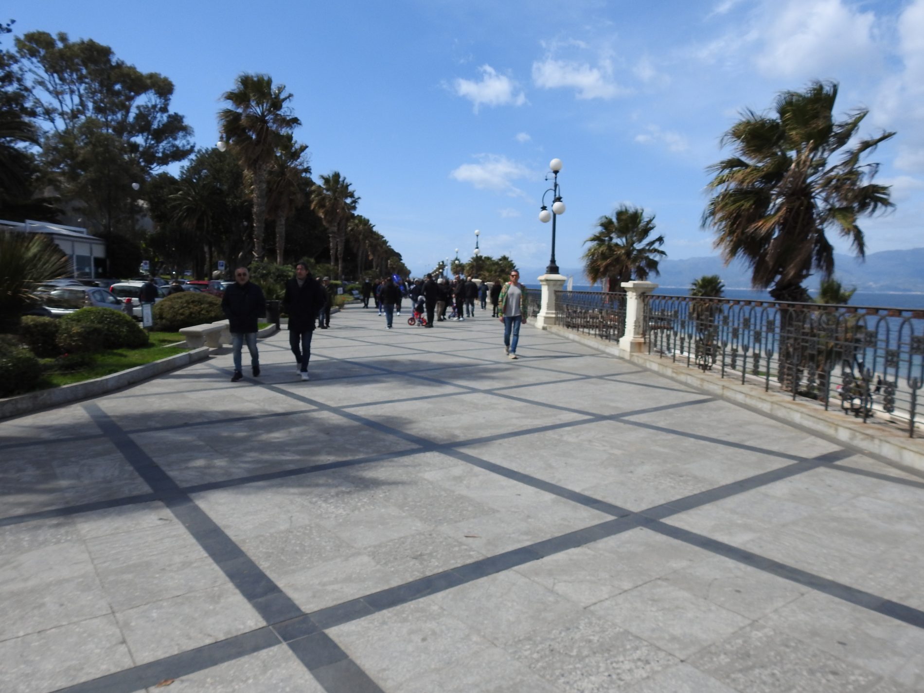 Alla scoperta di Reggio Calabria e del "chilometro più bello d'Italia" 1 reggio calabria lungomare 1