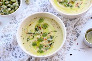 Zuppa di fave, una minestra primaverile saporita e profumata