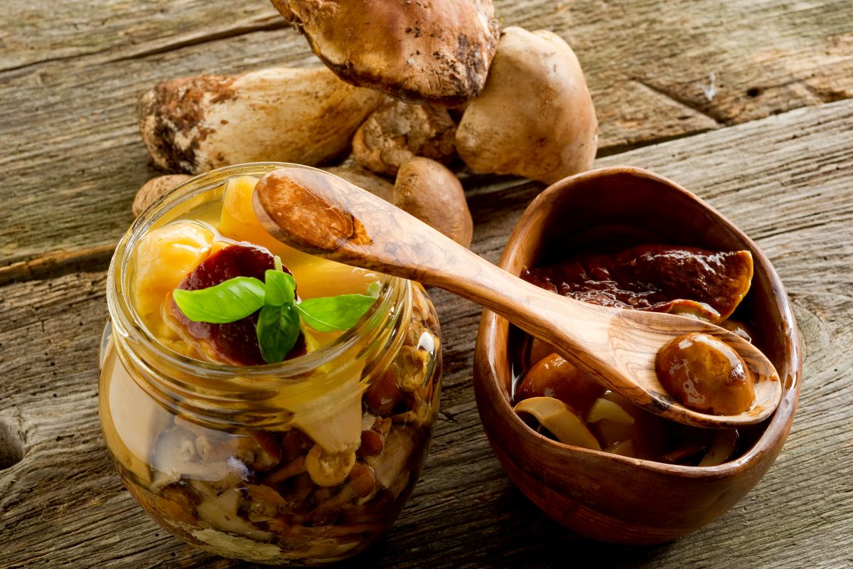 Conserve fatte in casa: le migliori ricette da provare 14 funghi sott'olio
