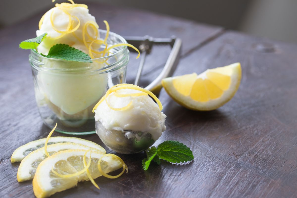 Gelato al limone, un dessert fresco e goloso per l'estate 4 gelato al limone Bimby