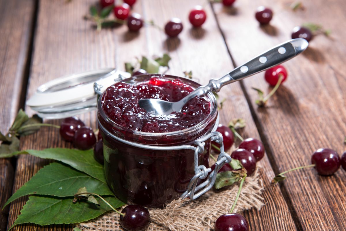 Marmellata di amarene, prepara in casa la conserva più amata 6 marmellata di amarene nelle diete e nei menù