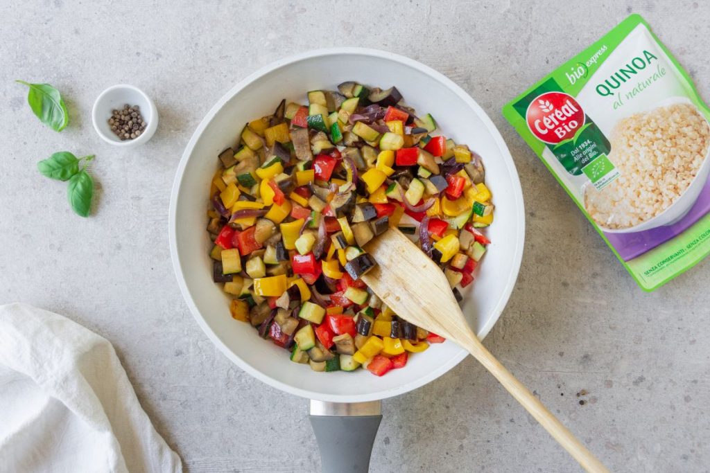 Quinoa con verdure: ricetta leggera e senza glutine 3 quinoa-con-verdure-step-2