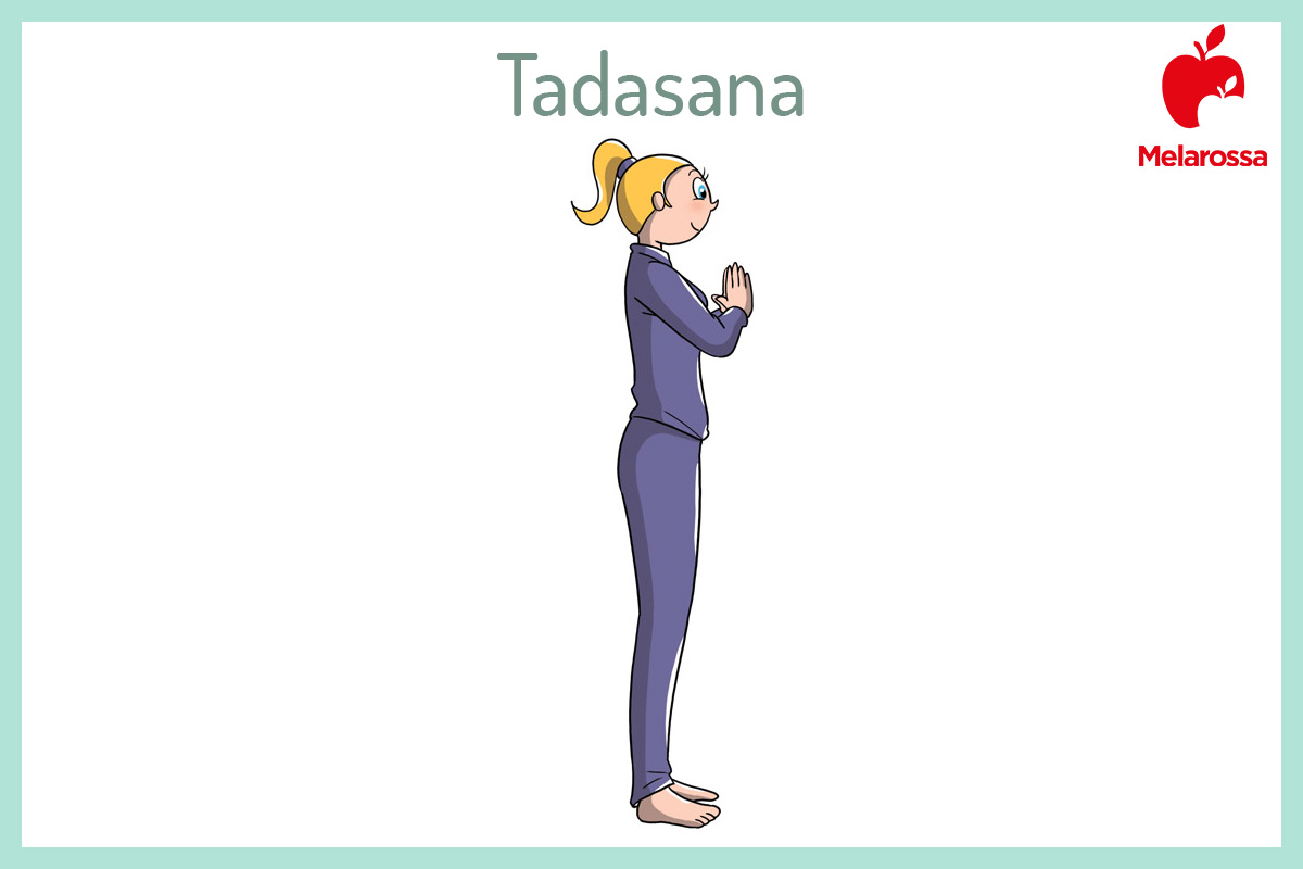 Saluto al Sole o Surya Namaskar: come fare la sequenza (guida illustrata) e perché fa bene alla salute 4 Illustrazione per spiegare la prima posizione del saluto al sole, tadasana partenza in piedi, sguardo dritto e mani al petto