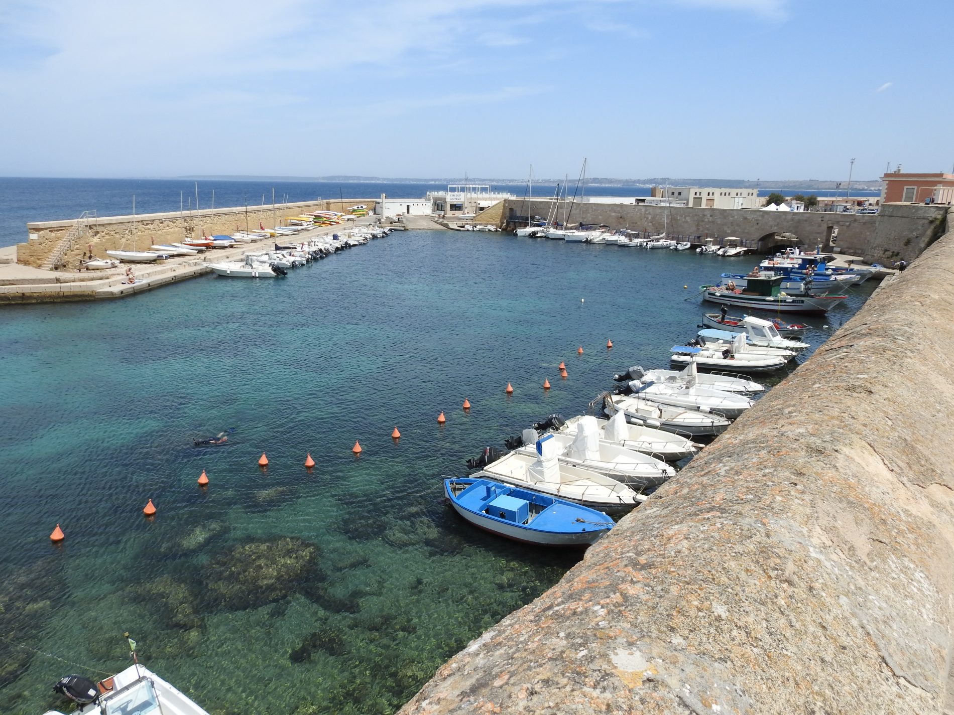 Alla scoperta di Gallipoli: le Mura e la famosa insenatura della Purità 5 gallipoli porto 2 1