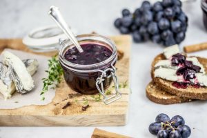 Marmellata di uva nera fatta in casa: la ricetta senza zucchero da provare