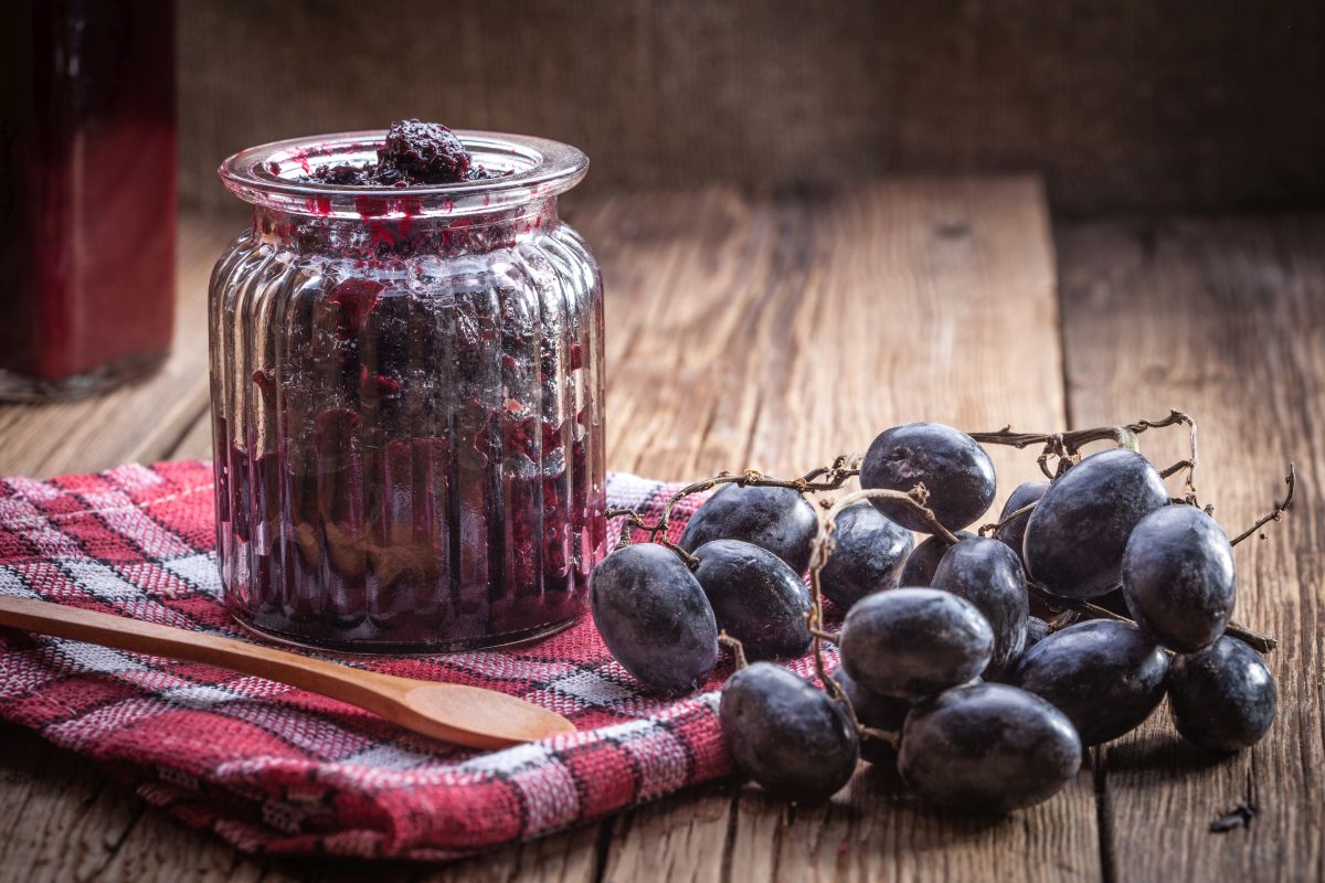 Marmellata di uva nera fatta in casa: la ricetta senza zucchero da provare 1 Ricetta marmellata di uva