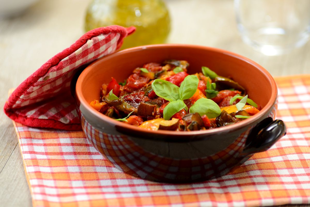 Peperonata: il contorno gustoso, versatile e facile da realizzare 2 ricetta peperonata