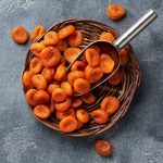 Albicocche secche, prepara in casa lo snack sano e nutriente 2 albicocche secche ricetta