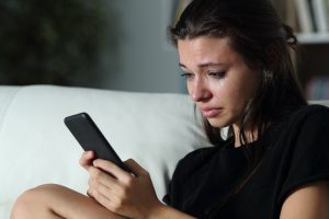 Cyberbullismo: che cos&rsquo;&egrave;, significato, tipologie, come difendersi, conseguenze e prevenzione