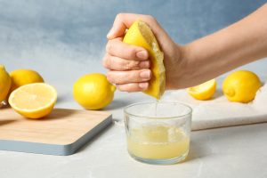 Dieta del limone: cos&rsquo;&egrave;, come funziona, esempio di men&ugrave;, benefici e controindicazioni