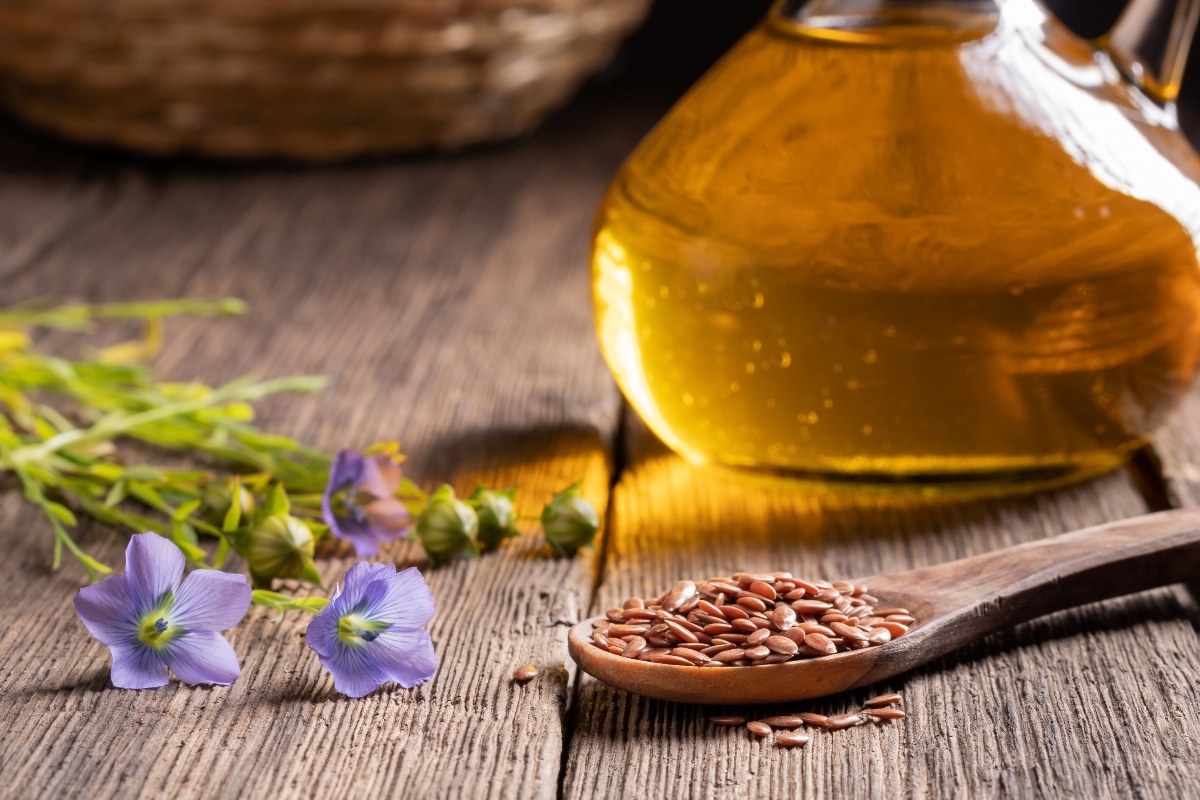 Olio di semi di lino: che cos'è, proprietà, benefici, usi e controindicazioni 3 olio di semi di lino: usi