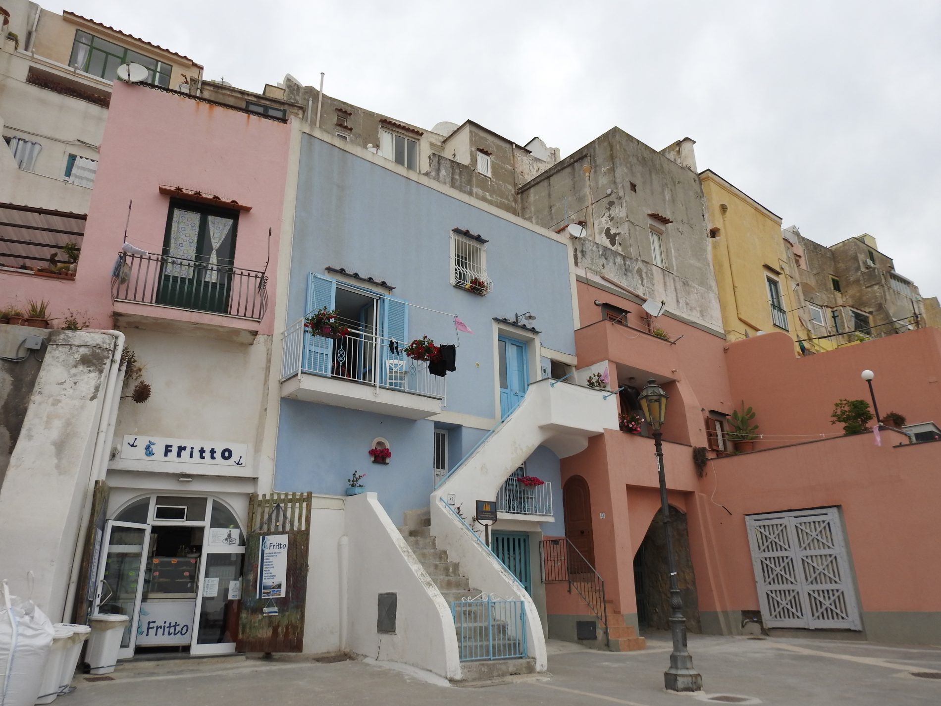 Alla scoperta di Procida, l'isola capitale della cultura 2022 7 procida corricella 3