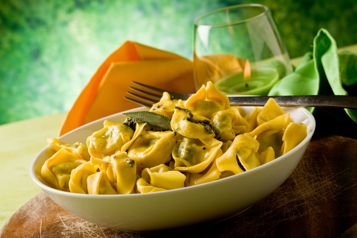 Tortellini burro e salvia, tradizione e gusto in una ricetta velocissima 3 Tortellini burro e salvia come si fanno in casa