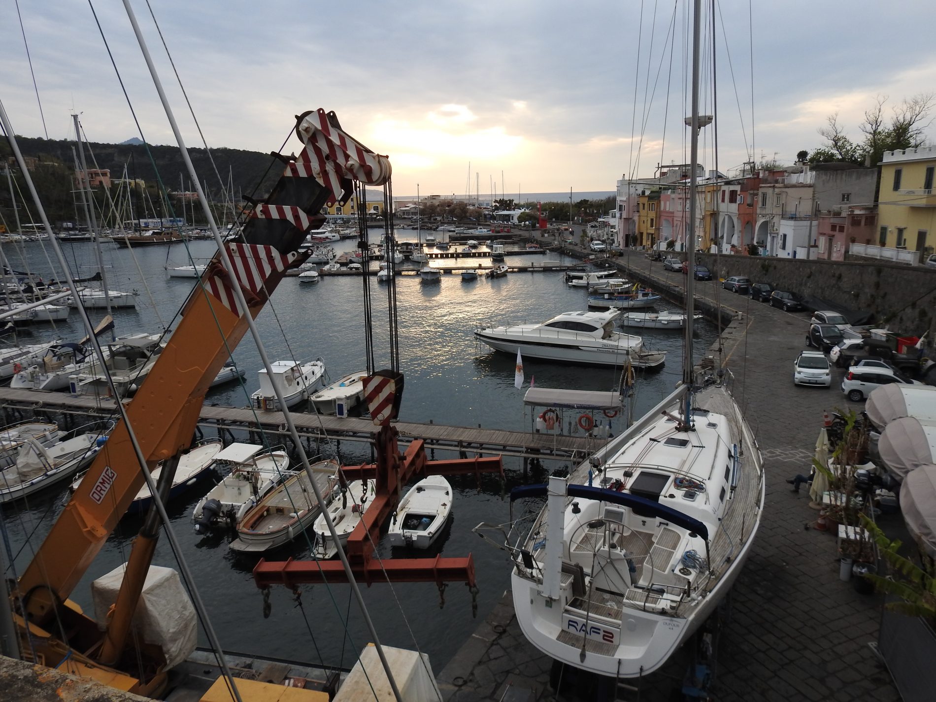 Alla scoperta di Procida: tra Elsa Morante e Massimo Troisi 2 procida 2 marina chiaiolella