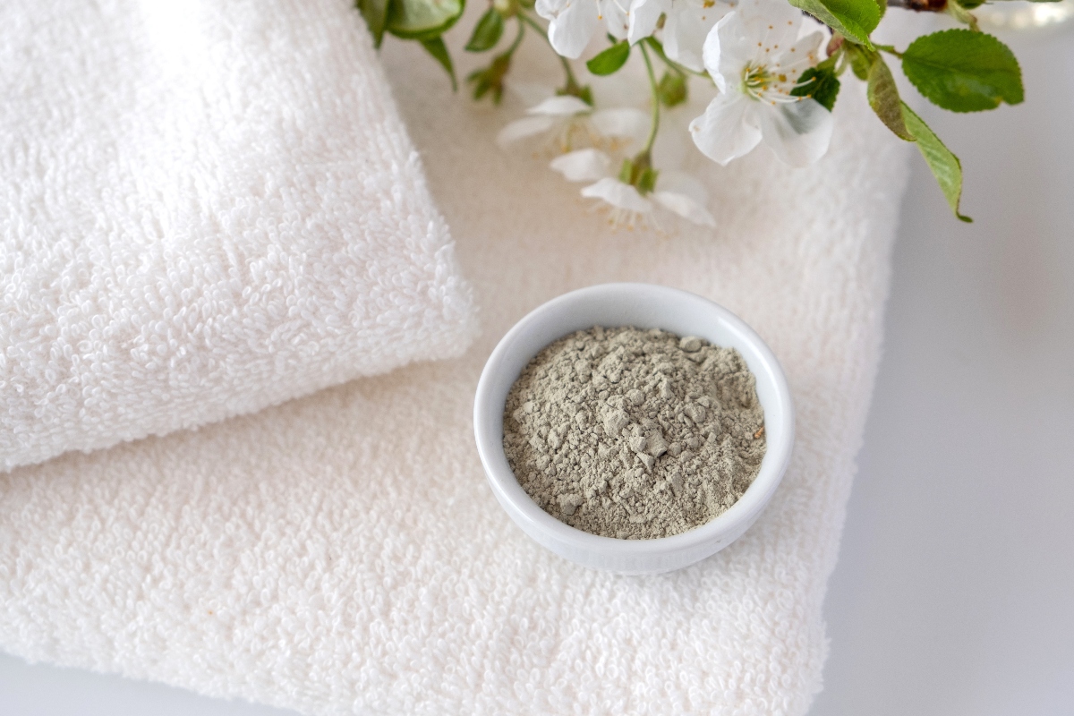 Argilla verde: che cos'è, benefici, a cosa servono gli impacchi, ricette cosmetiche, controindicazioni 2 proprietà dell'argilla verde