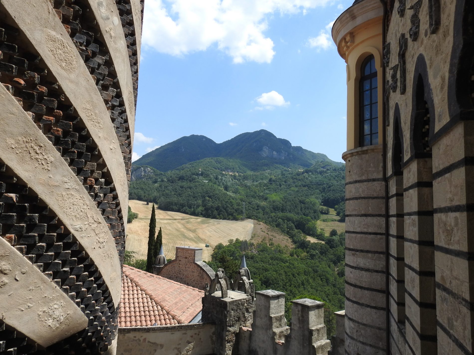 Alla scoperta dei Colli Bolognesi e della Via degli Dei 3 rocchetta mattei 13