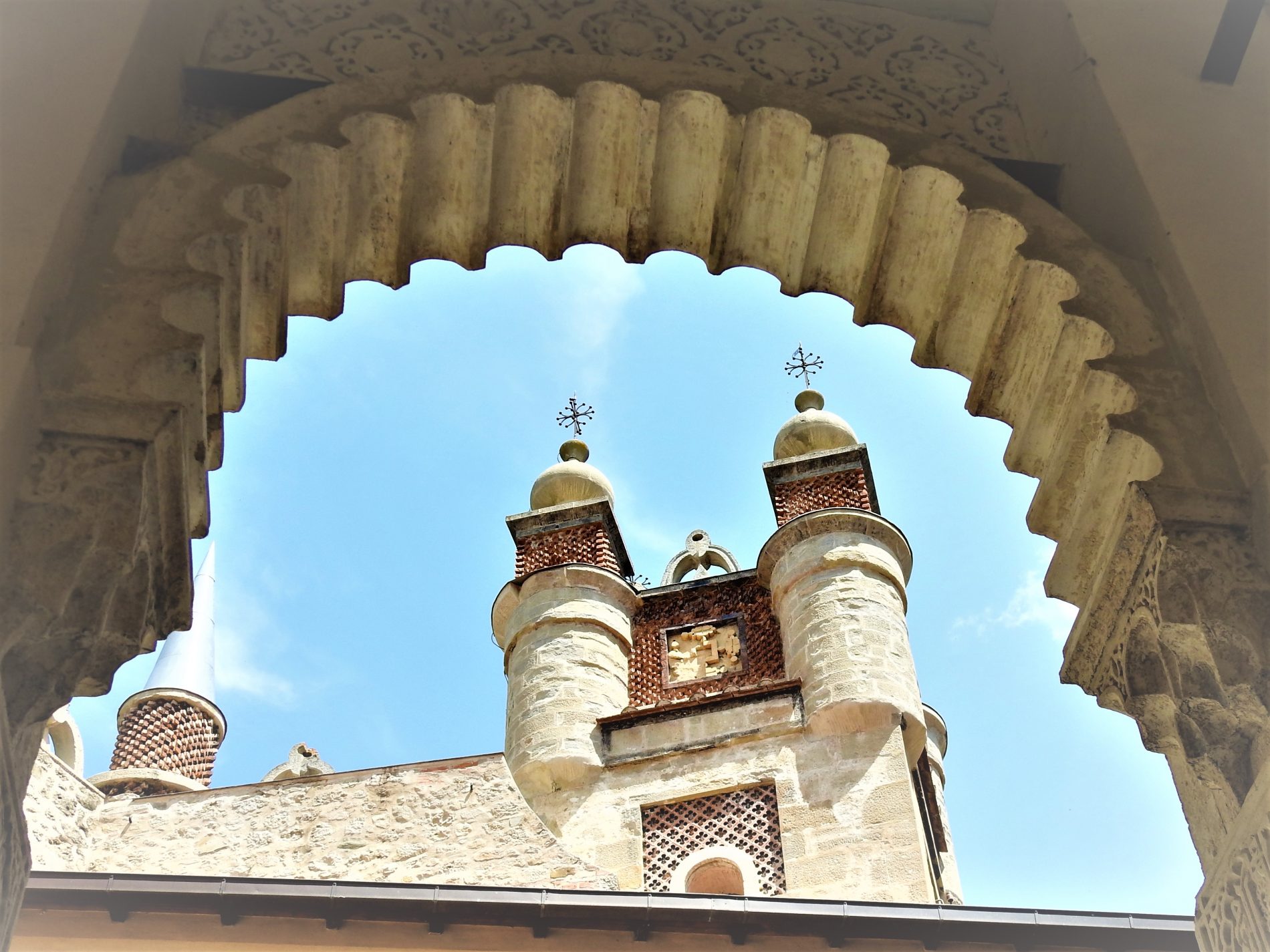 Alla scoperta dei Colli Bolognesi e della Via degli Dei 9 campanile rocchetta mattei