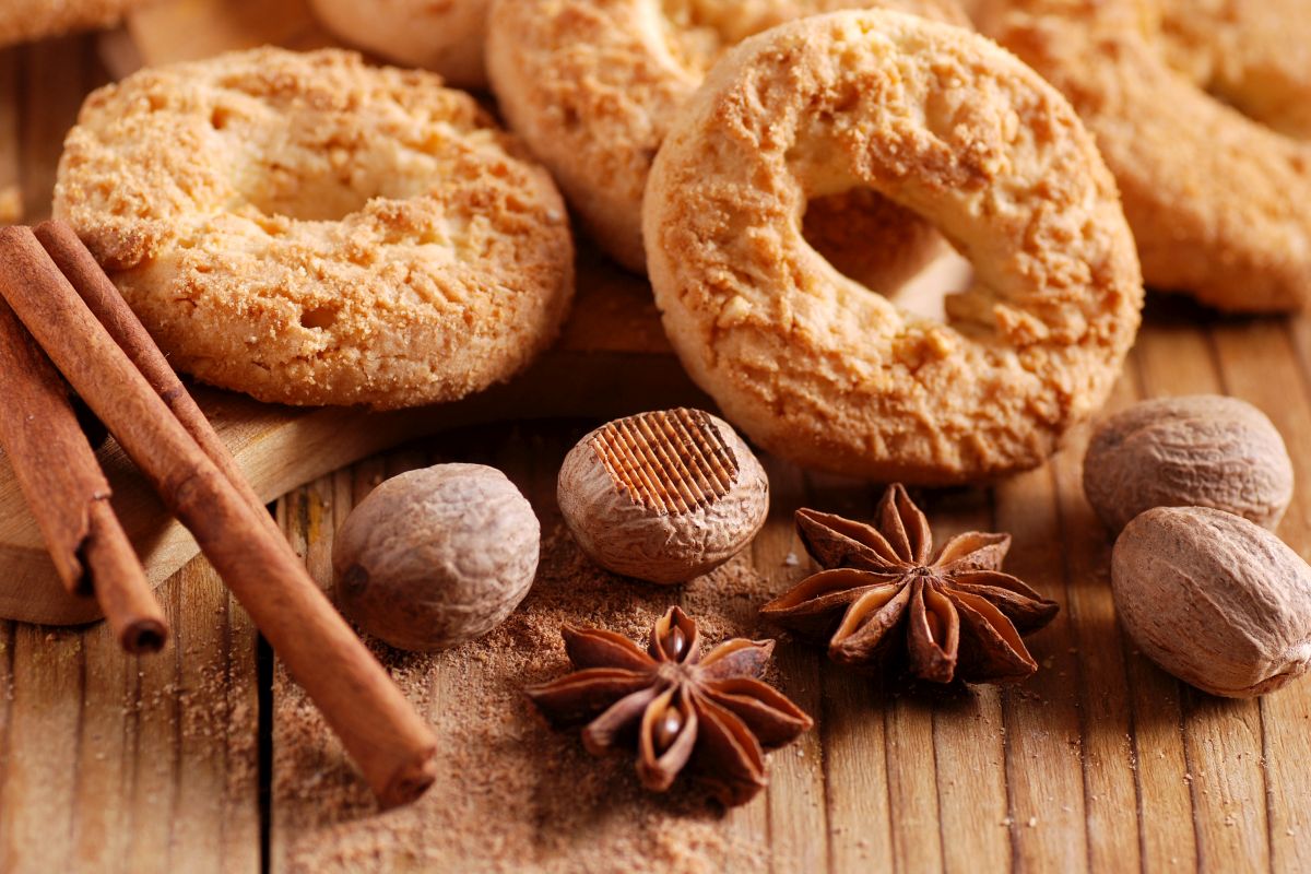 Biscotti alla cannella, i frollini fatti in casa profumati e golosi 6 Biscotti alla cannella nelle diete e nei menù