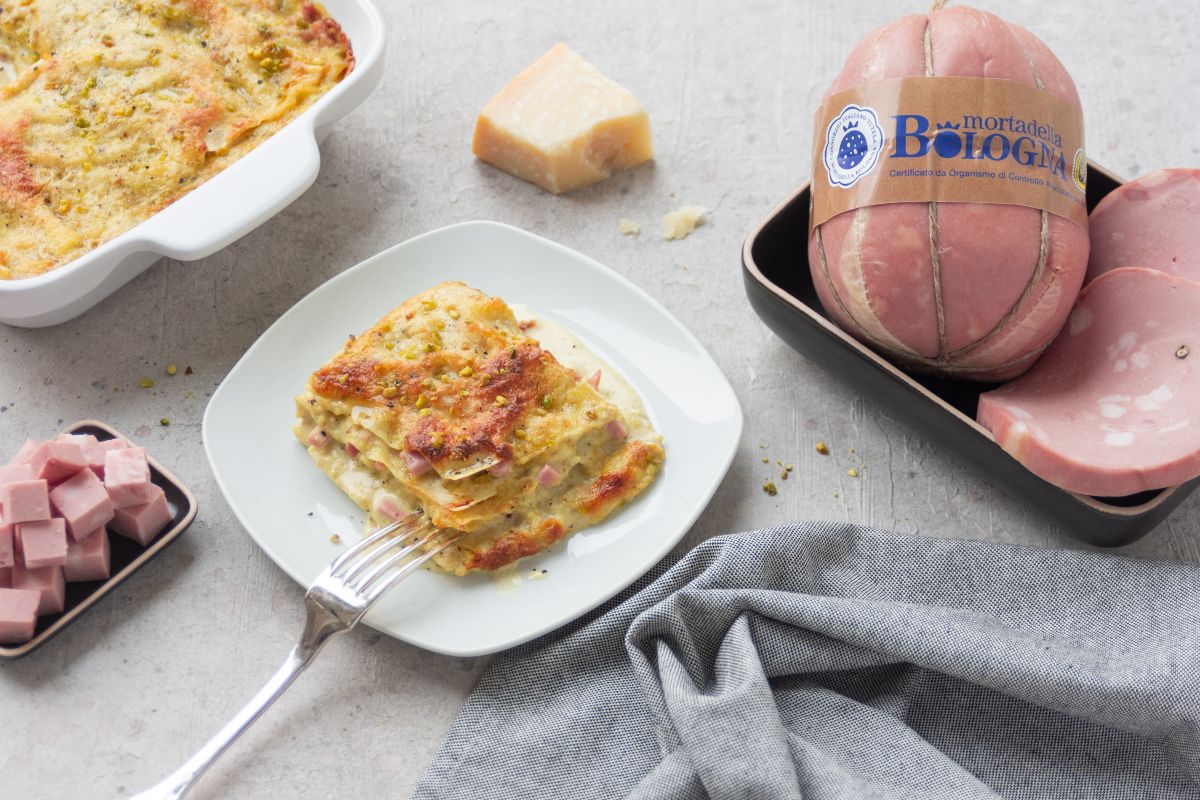 Versatilità della Mortadella Bologna IGP: dall'antipasto al dolce 2 lasagne di Mortadella