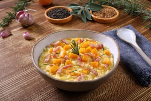 Risotto zucca e pancetta, il primo perfetto per l&rsquo;autunno