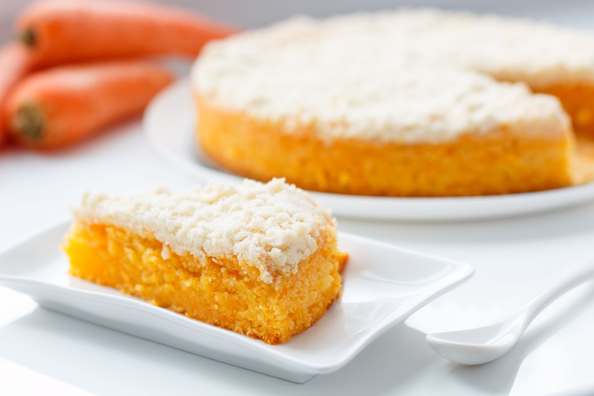 Torta di carote e mandorle, un dolce sano e goloso per la tua colazione 5 torta di mandorle e carote varianti